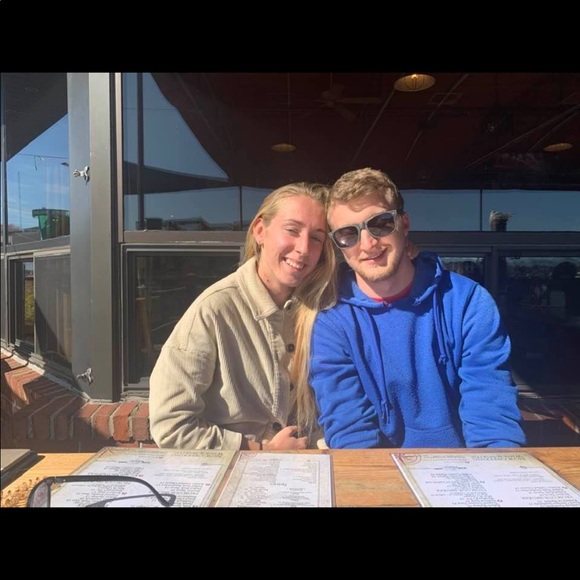 Meet your Posher, Katelyn - Picture 2 of 2